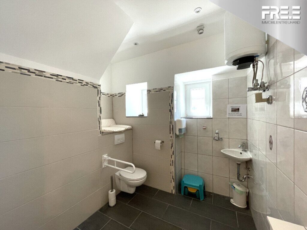 barrierefreies WC mit viel Platz